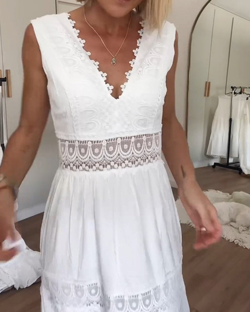 Clotilde™ | Abito in pizzo artigianale con scollatura a V
